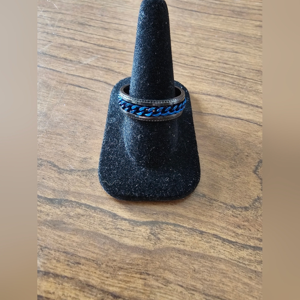 Men's Stainless Steel Black With Blue Chain Spinner Ring  Size 13